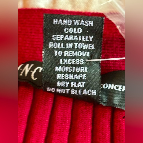 🔥INC International Concepts Silk Blend Fitted Ribbed Sweaters x 2-Black & Red🔥 - Picture 5 of 7